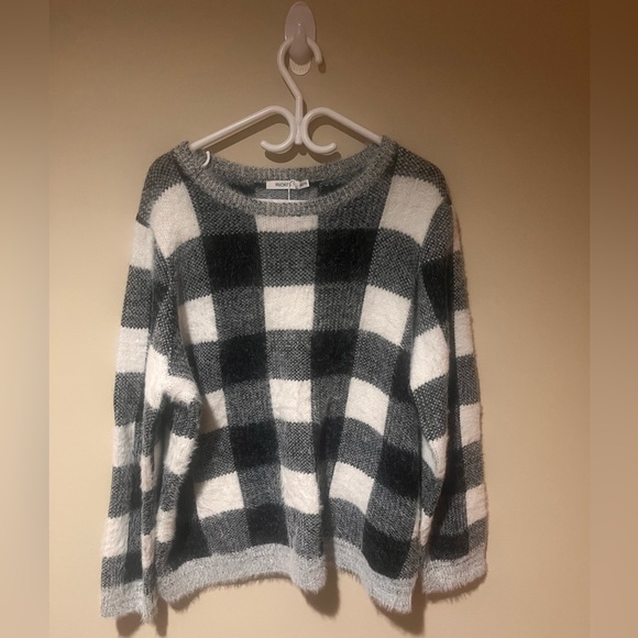 Buffalo Plaid Sweater - Picture 2 of 4